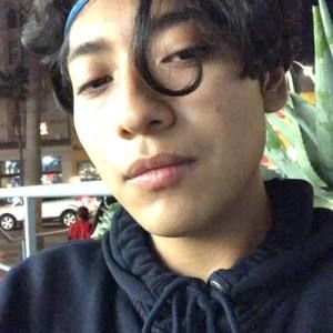 Meet your Posher, Moises